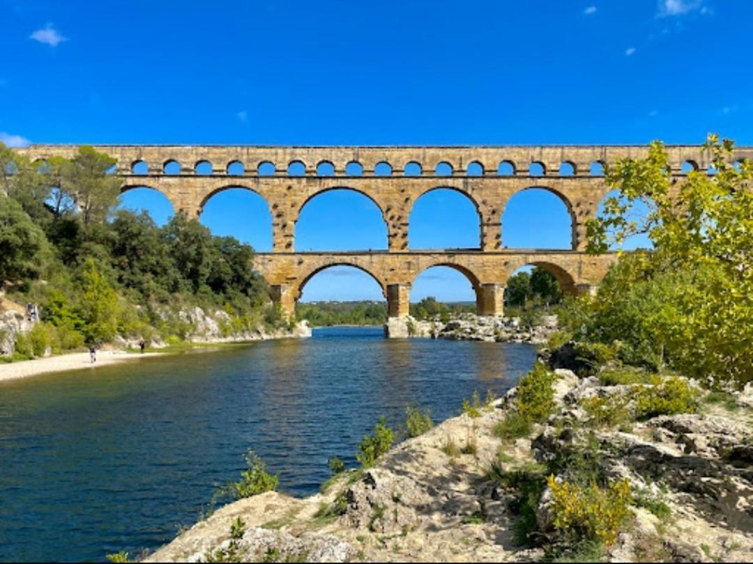 Maison De Village Familiale Pont Du Gard, Toit Terrasse, Barbecue, Fibre ヴェール・ポン・デュ・ガル エクステリア 写真